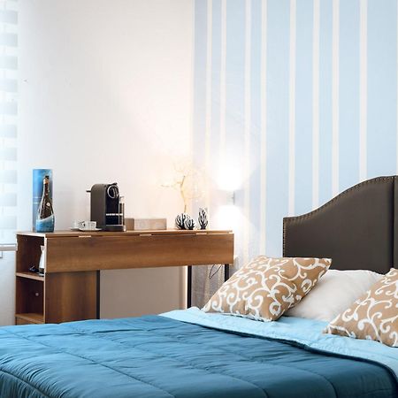 ألغيرو Suites Deluxe Front Sea, Domus Lumeras المظهر الخارجي الصورة